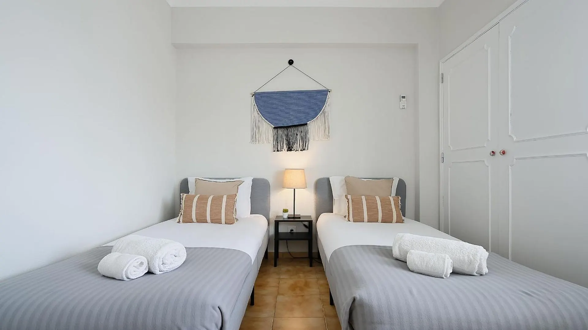 Isa - Quarteira Apartment