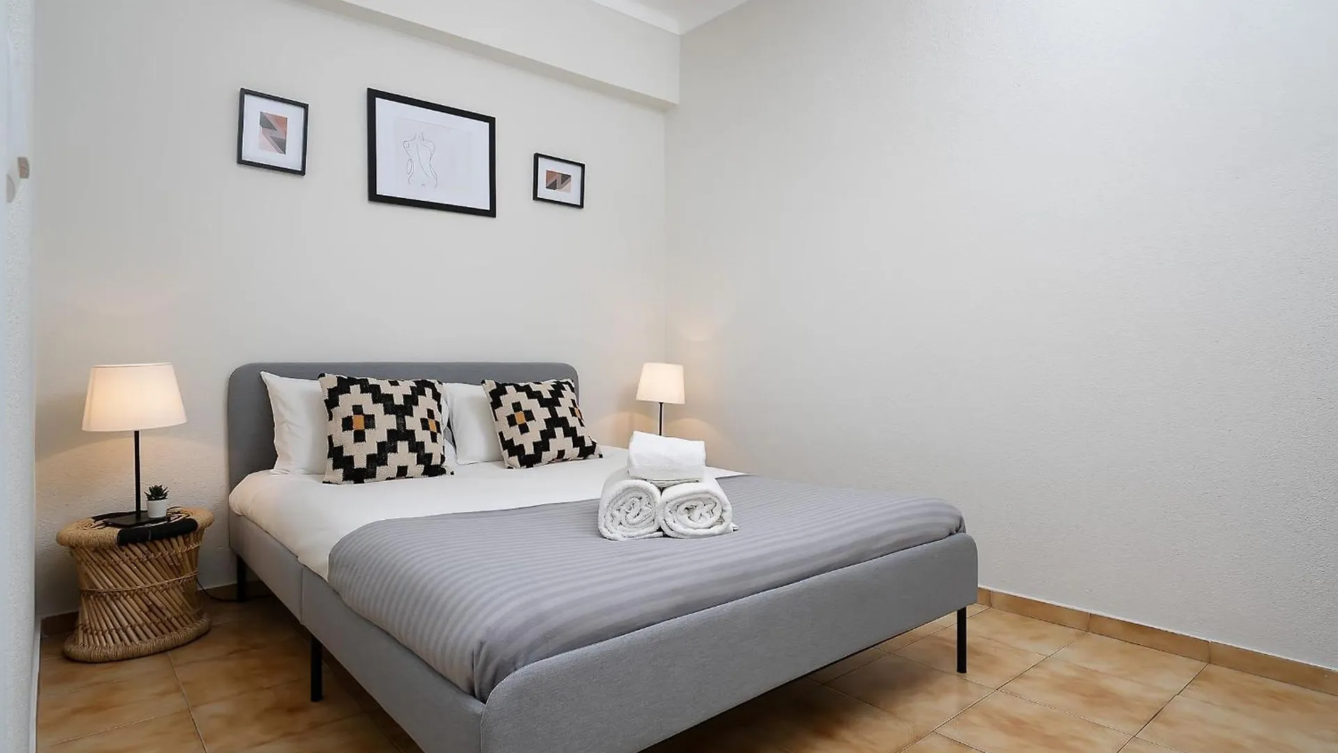 Isa - Quarteira Apartment