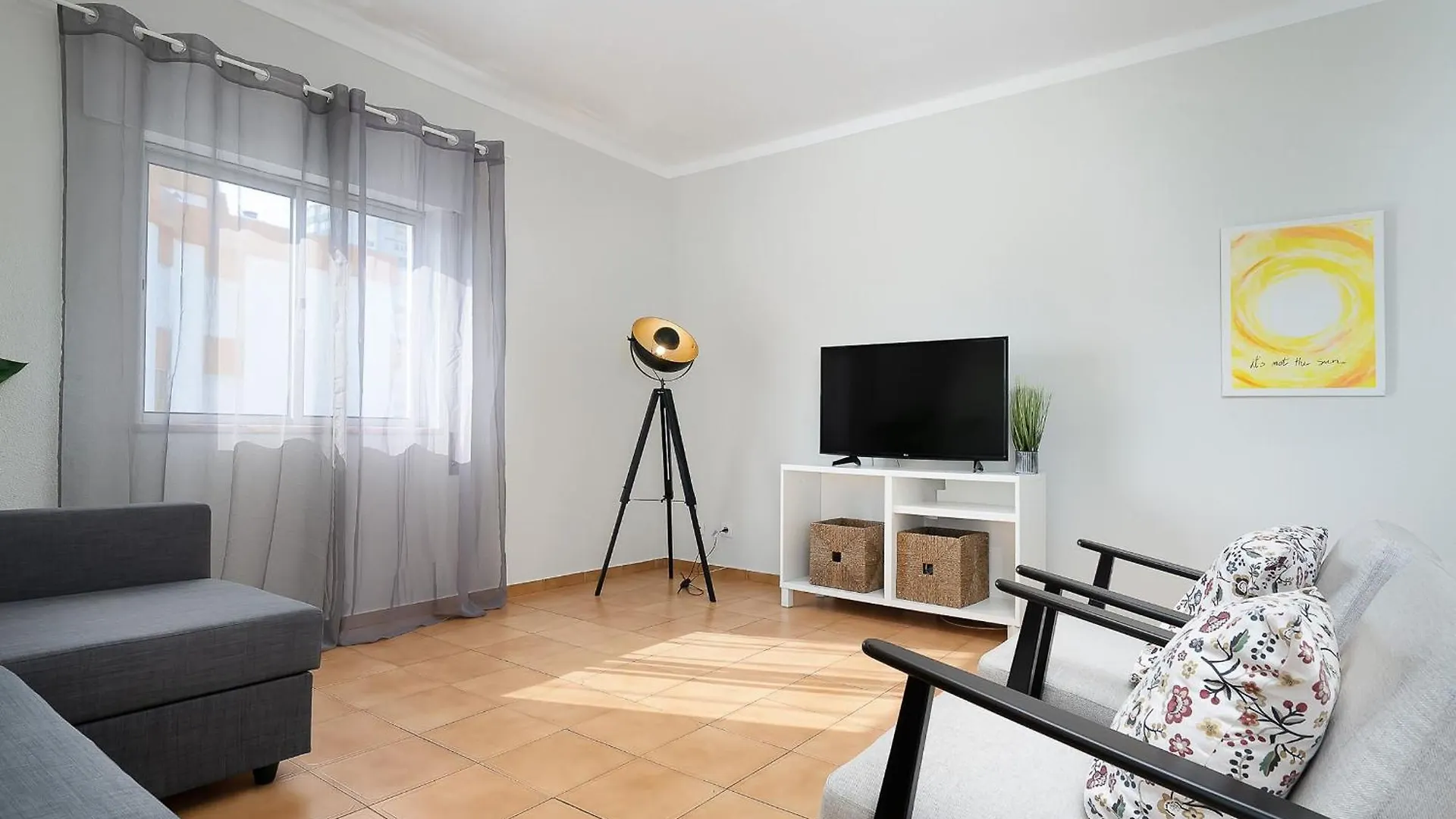 Isa - Quarteira Apartment