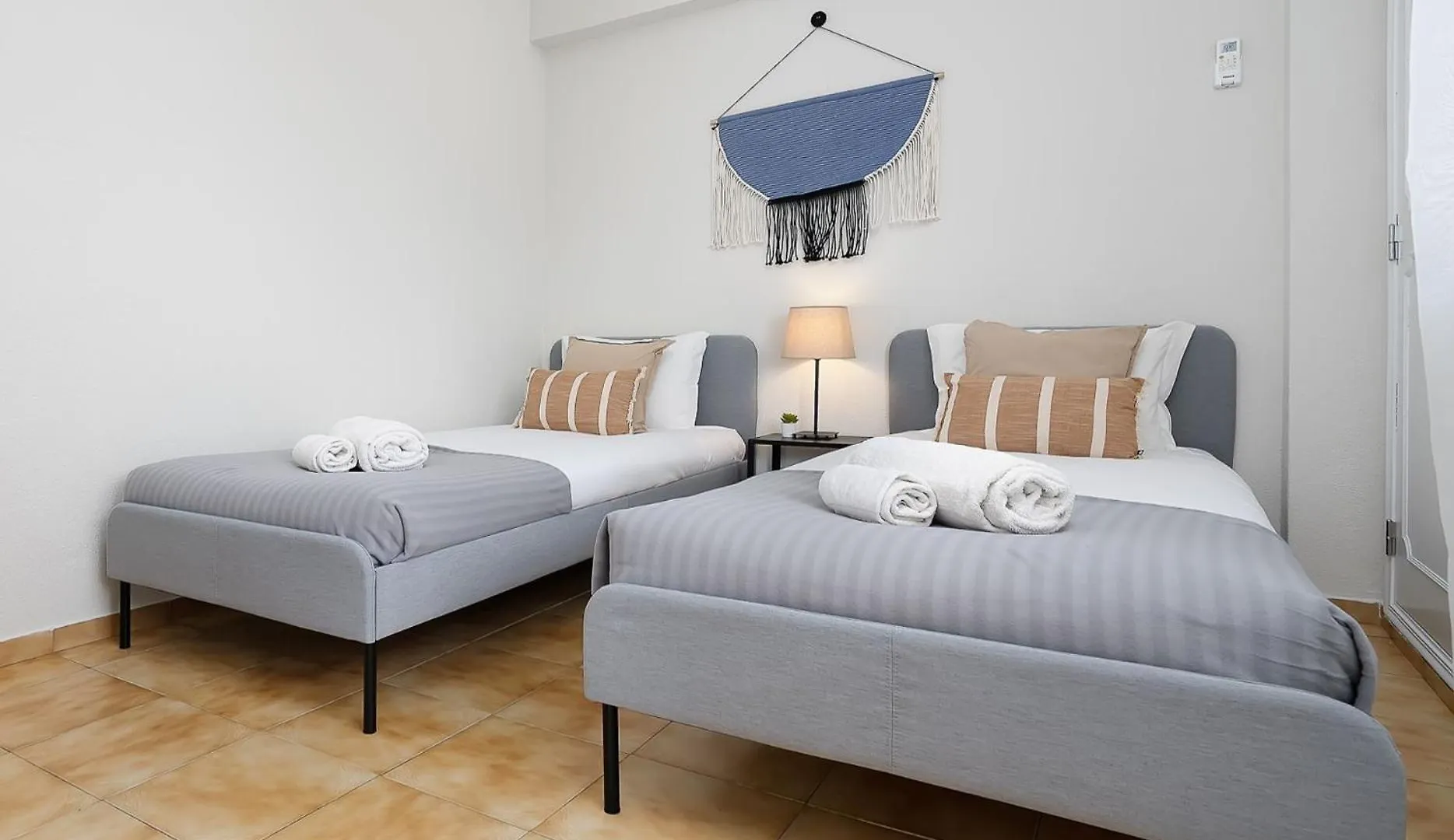 Isa - Quarteira Apartment