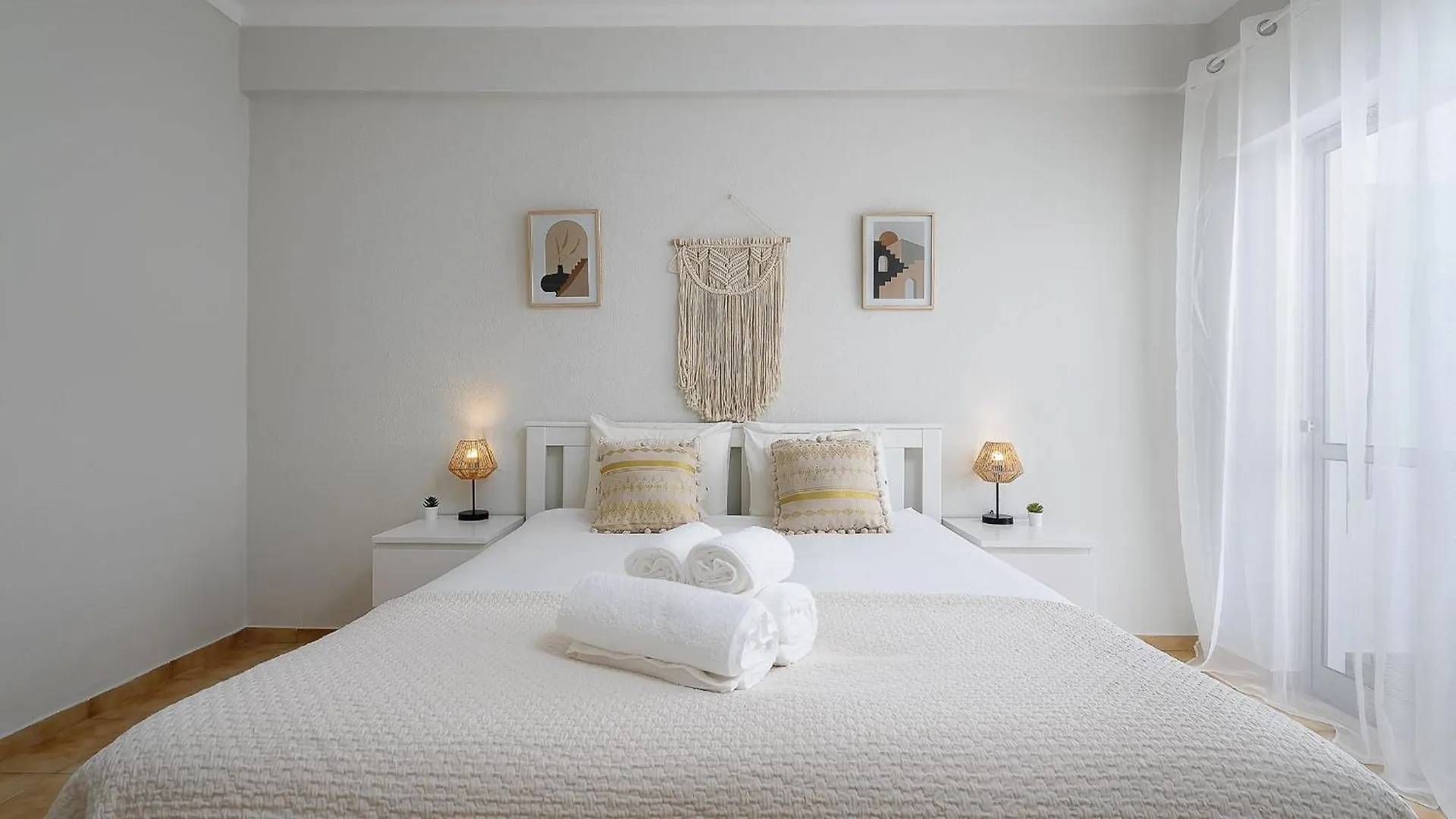 Isa - Quarteira Apartment